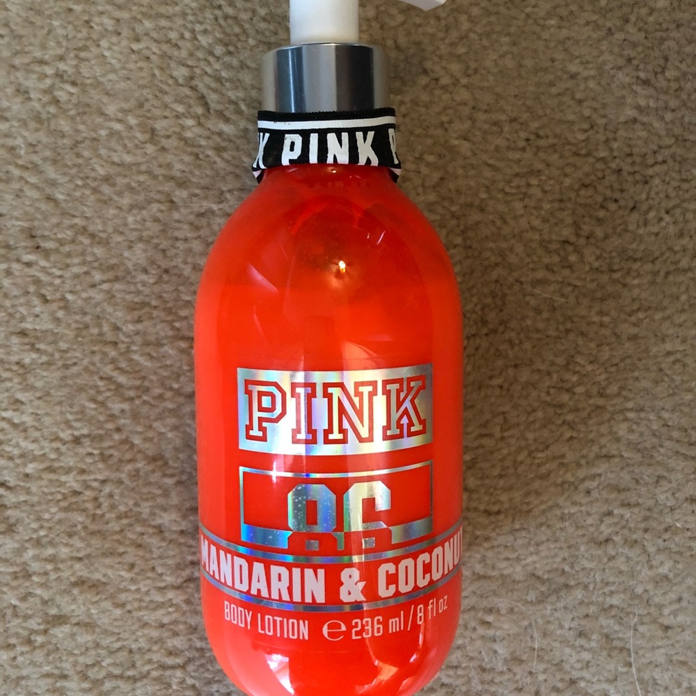 VS PINK LOTION NEW NEVER USED